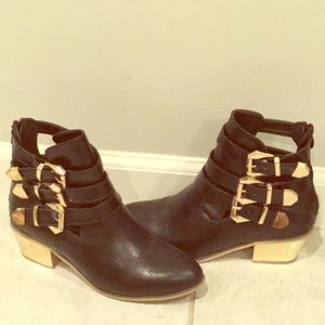 Worn twice vegan leather ankle booties with gold!